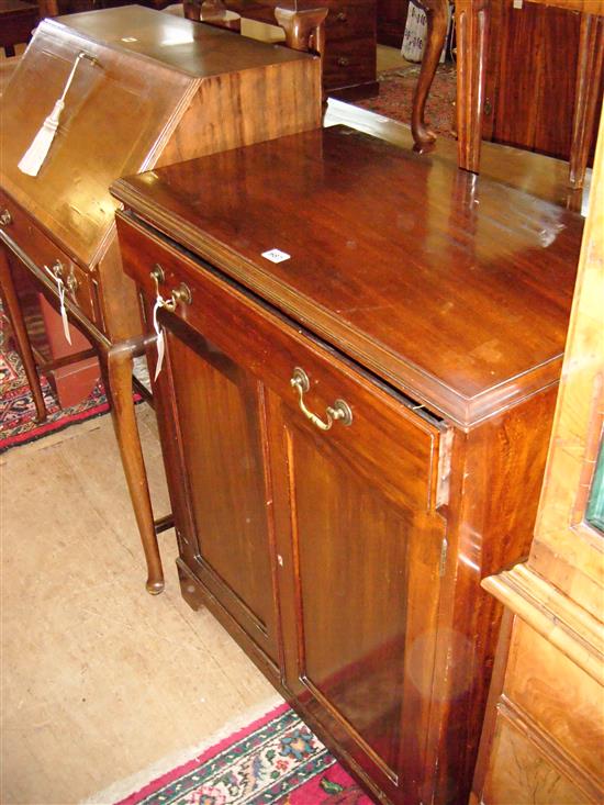 Edwardian mahogany side cabinet, fitted drawer over a pair of panelled doors